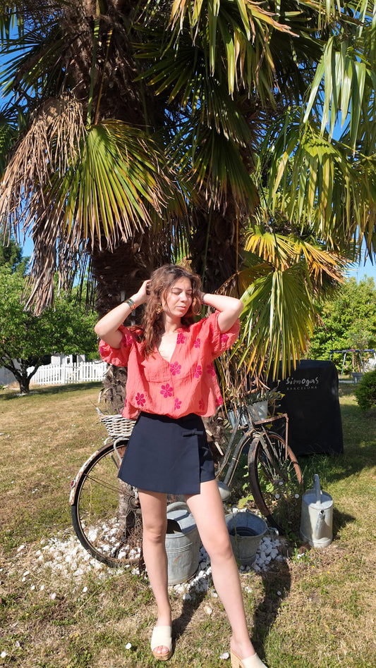 Blouse brodée corail