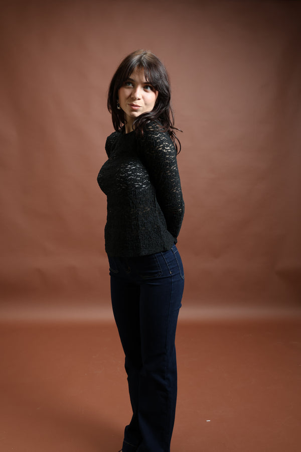 Haut en dentelle noir- Claire